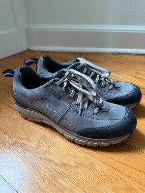 Clarks Wave Trek Waterproof Walking Shoes Grey Women’s Size 9